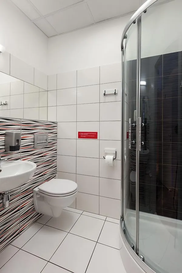 **  Hotel Traffic Poznan Stare Miasto Польша